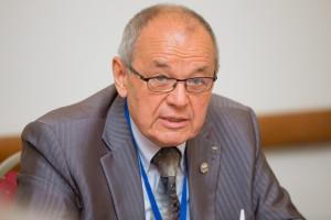 Валерий Мозолевский требует повышения ответственности претендентов на статус СРО
