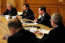 Медведев: Работу по введению единого налога на недвижимость нужно завершить к концу года