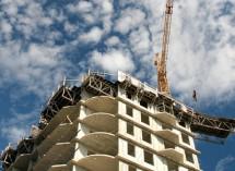 Эксперт: Принятие закона о взаимном страховании долевого строительства приведет к незначительному росту цен на рынке первичного жилья