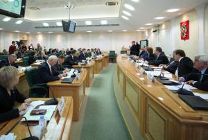 Совет Федерации намерен контролировать расселение аварийного жилья