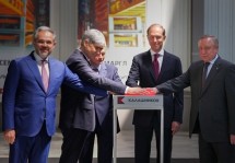 Денис Мантуров дал старт производству промышленных роботов в Санкт-Петербурге