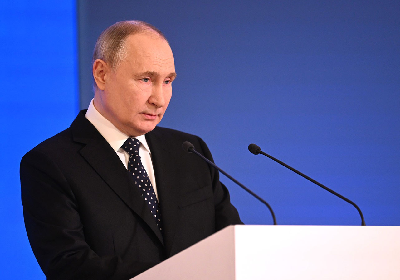 Владимир Путин выступил на заседании XII съезда Федерации независимых профсоюзов России