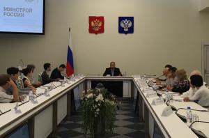 Глава Минстроя РФ встретился с журналистами отраслевых СМИ