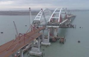 Крымский мост обеспечили опорами
