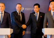 Россия и КНДР продолжают строительство автомобильного моста через реку Туманная