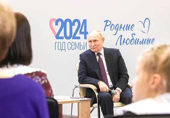 Владимир Путин высказался за продление льготной семейной ипотеки
