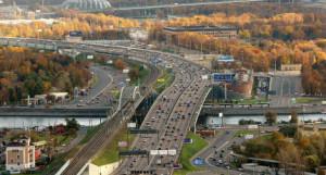 В Москве необходимо строить дорожные связки между районами