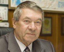Президент НОИЗ Леонид Кушнир отмечает юбилей