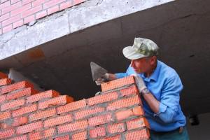 Эксперт: В строительной отрасли нужно уменьшить квоту для трудовых мигрантов