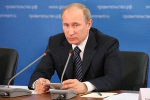 Владимир Путин: Ситуация с выдачей разрешений на строительство улучшается, но до сих пор ни в какие ворота не лезет