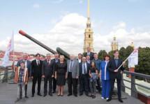 В Петербурге в честь строителей стреляла пушка Петропавловки